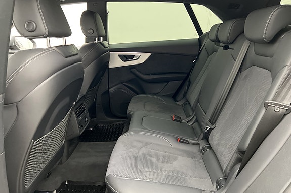 Audi Q8 23 of 27