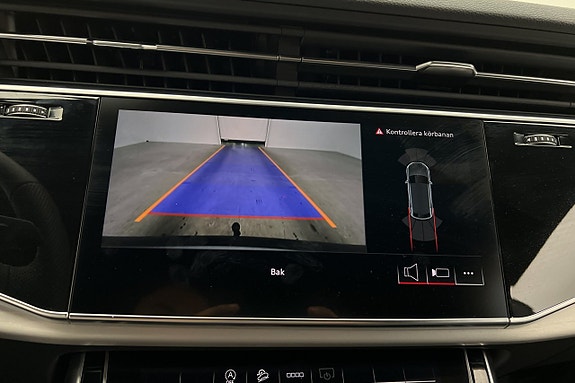 Audi Q8 13 of 27