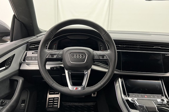 Audi Q8 10 of 27