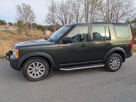 Land Rover Discovery 3 2 of 5