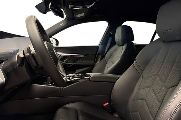 BMW 530e 12 of 18