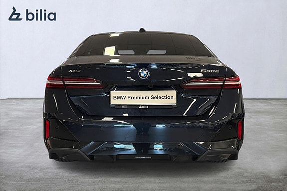 BMW 530e 4 of 18