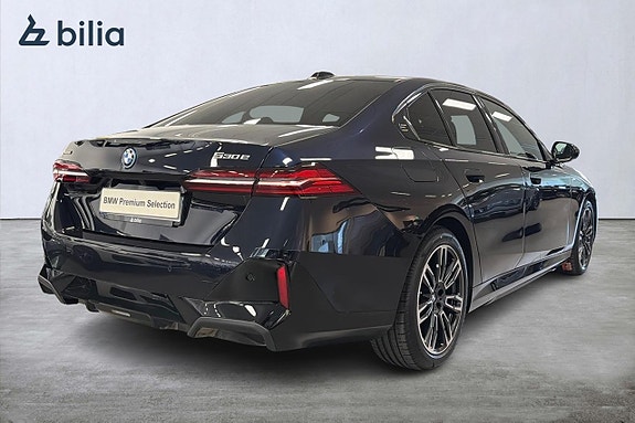 BMW 530e 17 of 18