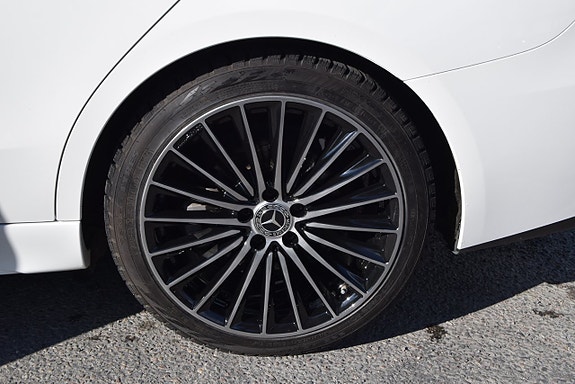 Mercedes-Benz C300 27 of 27