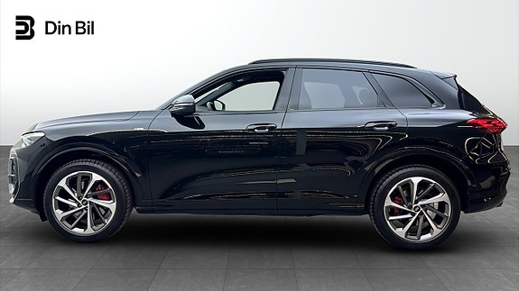 Audi Q5 2 of 23