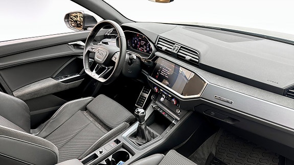 Audi Q3 11 of 22