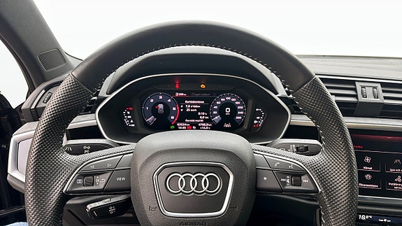 Audi Q3 18 of 22
