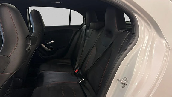 Mercedes-Benz A180 d 13 of 16