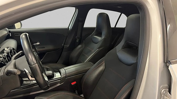 Mercedes-Benz A180 d 12 of 16