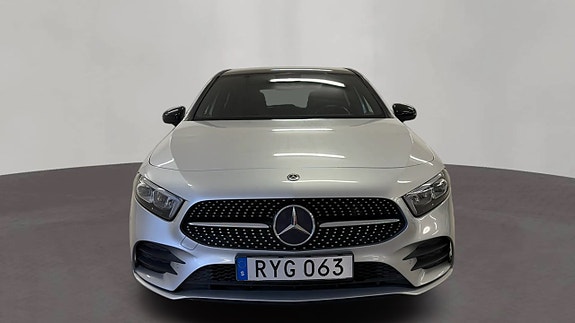 Mercedes-Benz A180 d 3 of 5