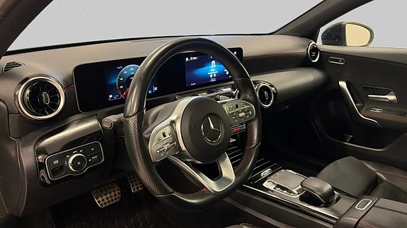 Mercedes-Benz A180 d 11 of 16