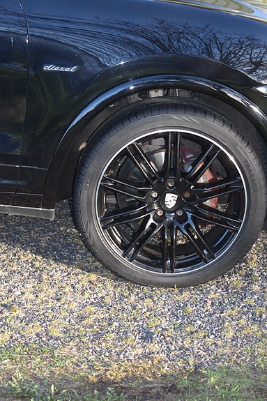 Porsche Cayenne 9 of 10
