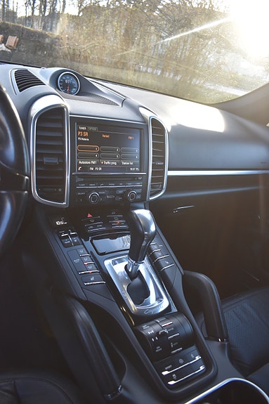 Porsche Cayenne 5 of 5