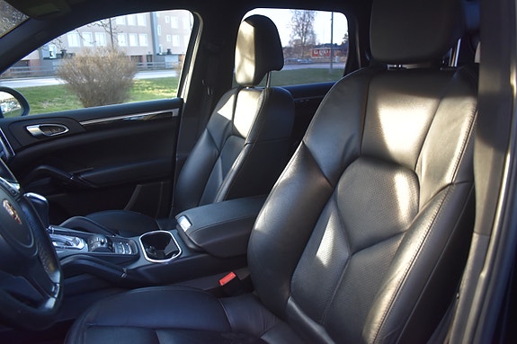 Porsche Cayenne 6 of 10