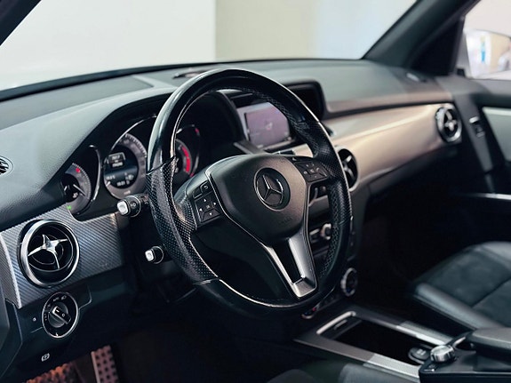 Mercedes-Benz GLK220 10 of 19