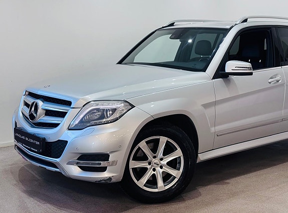 Mercedes-Benz GLK220 2 of 5