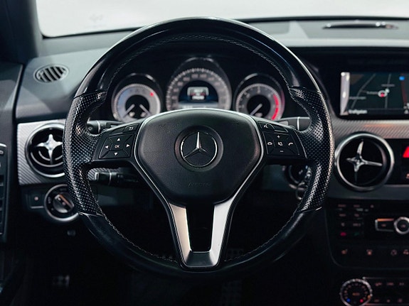 Mercedes-Benz GLK220 16 of 19