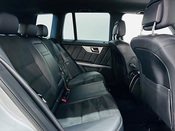 Mercedes-Benz GLK220 8 of 19