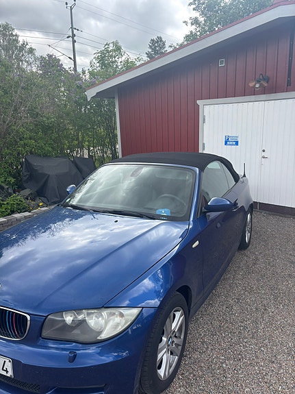 BMW 118i 3 of 5