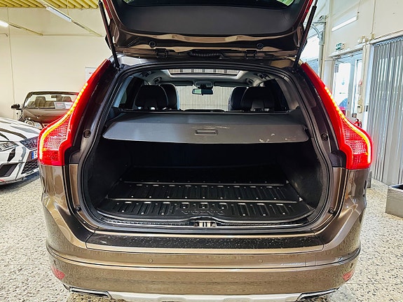 Volvo XC60 7 of 25