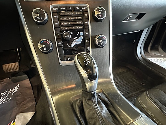 Volvo XC60 19 of 25