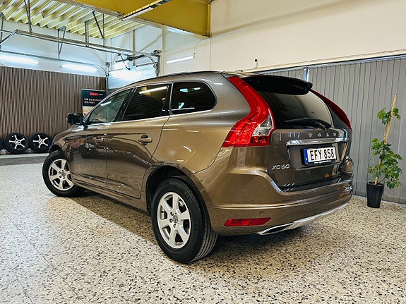 Volvo XC60 4 of 25