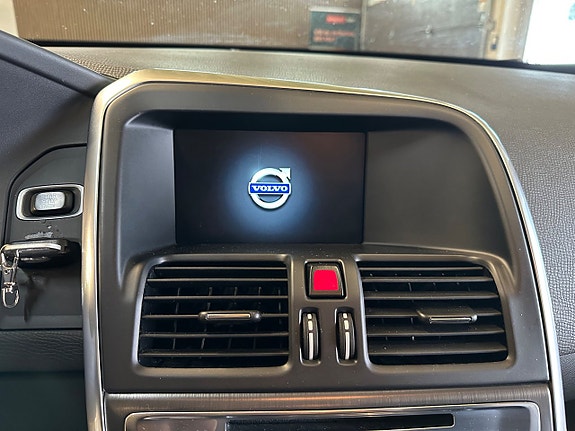 Volvo XC60 17 of 25