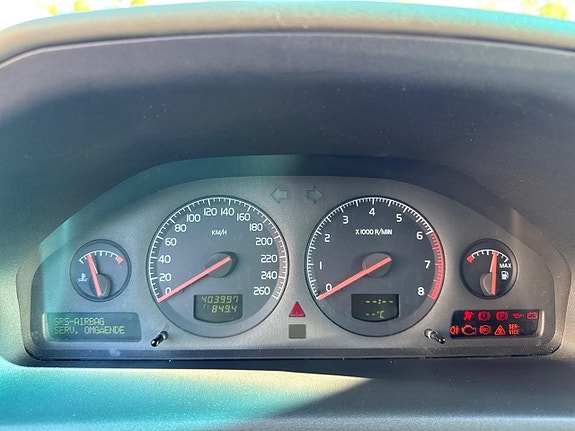 Volvo V70 13 of 19