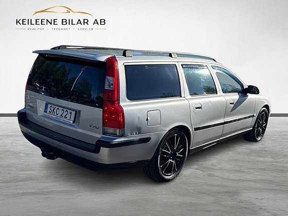 Volvo V70 8 of 19