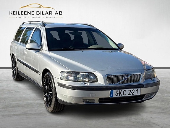 Volvo V70 4 of 19