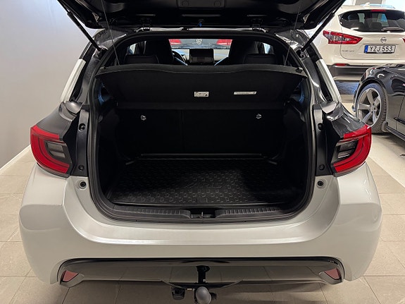 Toyota Yaris 18 of 18