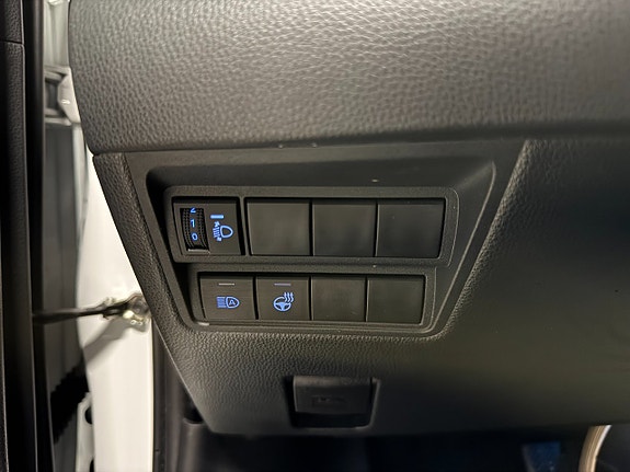Toyota Yaris 12 of 18