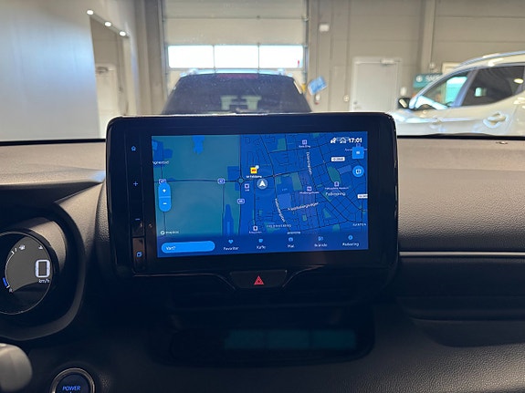 Toyota Yaris 13 of 18