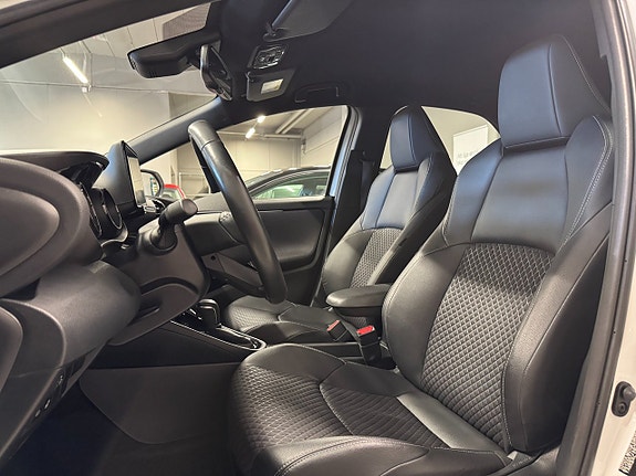 Toyota Yaris 16 of 18