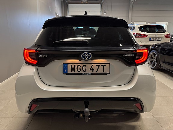 Toyota Yaris 3 of 18