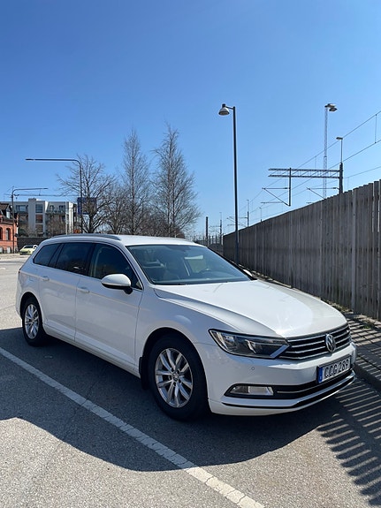 Volkswagen Passat 3 of 5