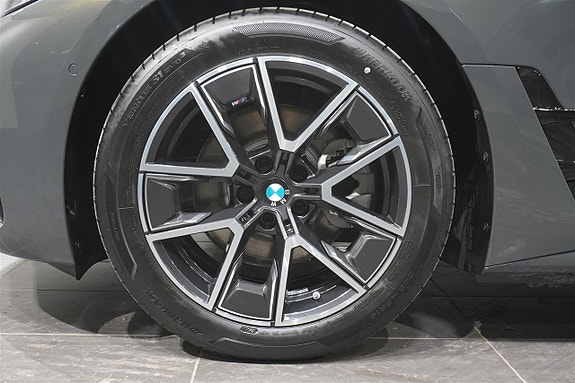 BMW i4 8 of 19