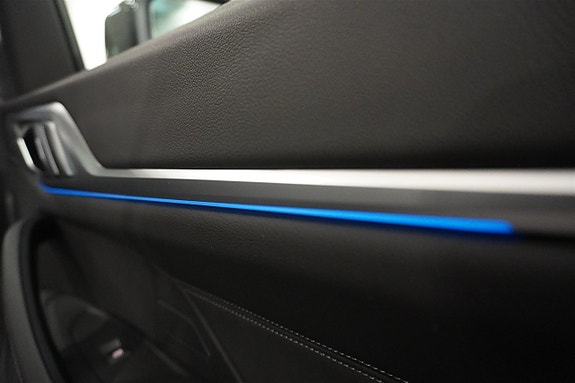 BMW i4 14 of 19