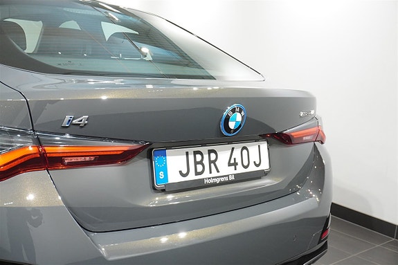 BMW i4 10 of 19
