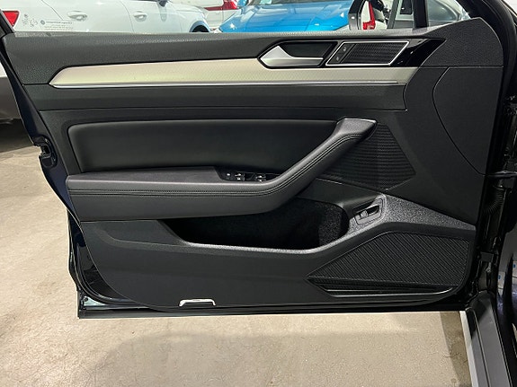 Volkswagen Passat Alltrack 8 of 28