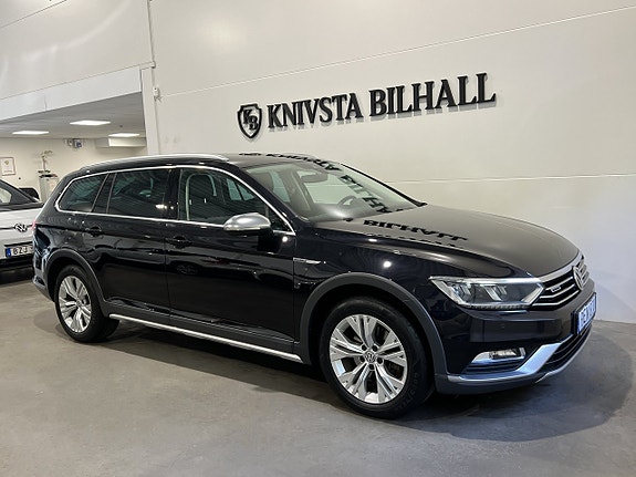 Volkswagen Passat Alltrack 3 of 5