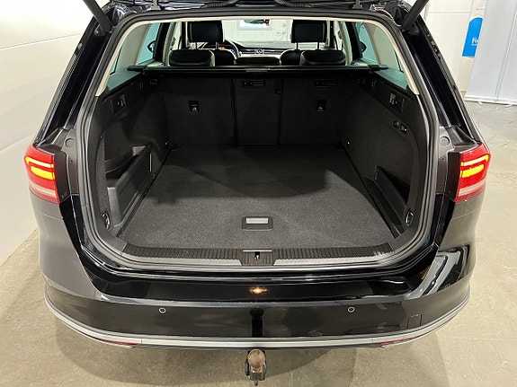 Volkswagen Passat Alltrack 12 of 28