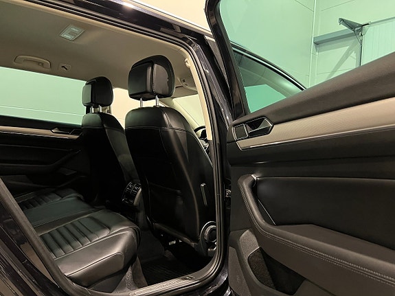 Volkswagen Passat Alltrack 10 of 28