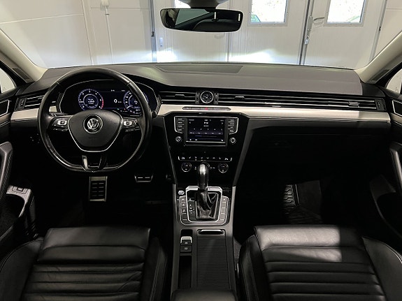 Volkswagen Passat Alltrack 17 of 28