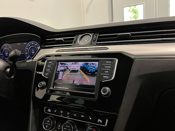 Volkswagen Passat Alltrack 22 of 28