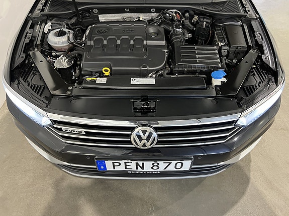 Volkswagen Passat Alltrack 14 of 28