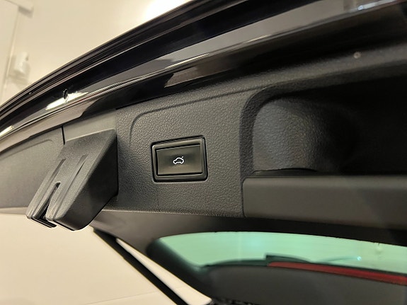 Volkswagen Passat Alltrack 13 of 28