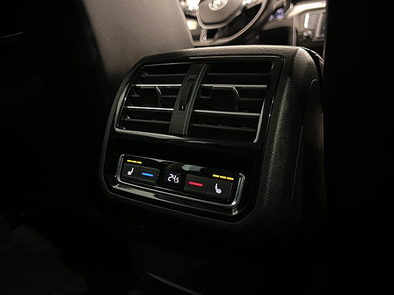 Volkswagen Passat Alltrack 11 of 28