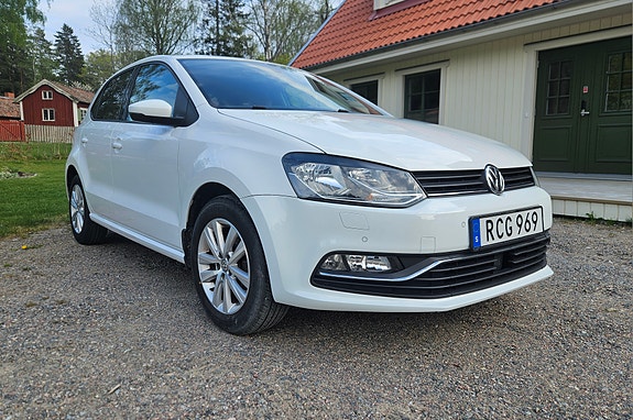 Volkswagen Polo 2 of 9