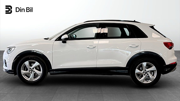 Audi Q3 2 of 5